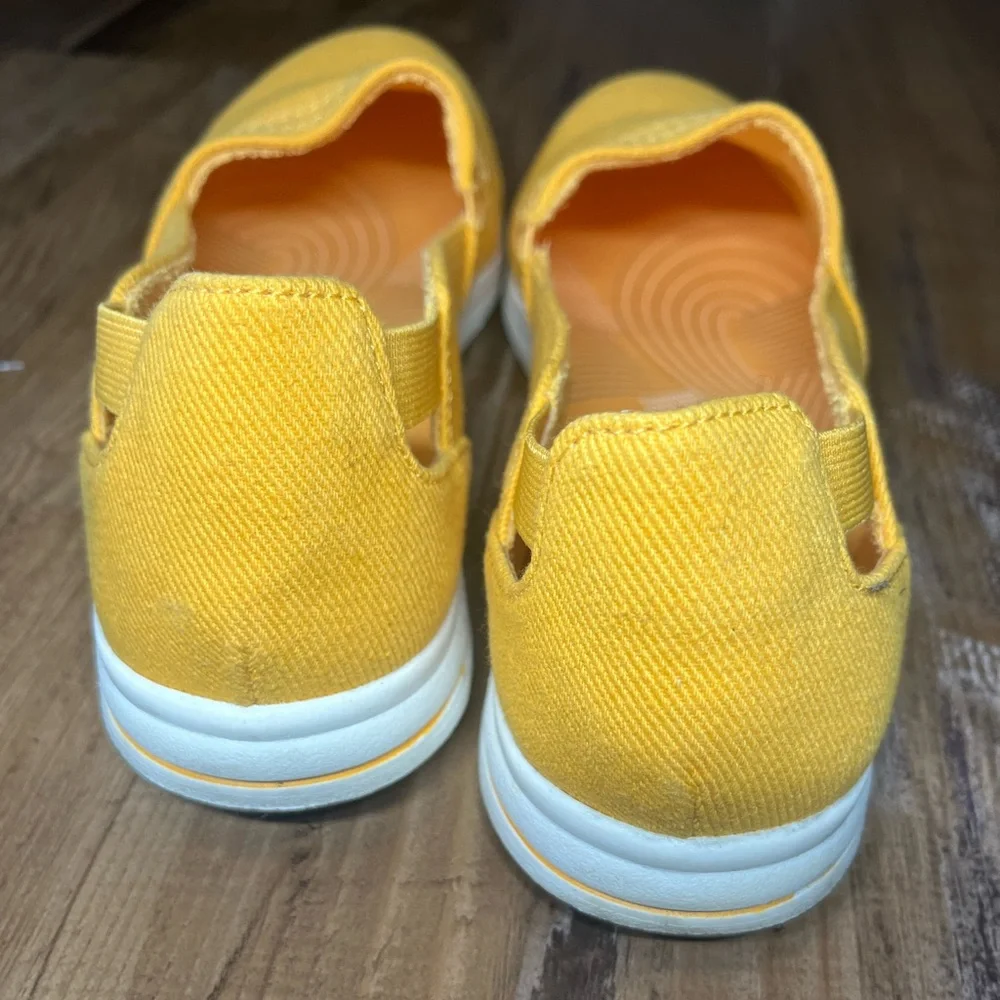 Clark’s CloudSteppers Breeze Women's 11 Dandelion Yellow Slip-On Shoes Moc Flats - Picture 4 of 8